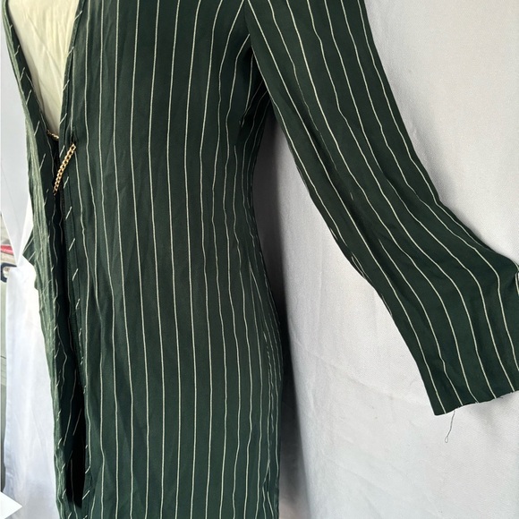 VTG I.S.B. INC. WOMEN'S SZ 10 elegant STRIPED dress green and white. - Picture 2 of 11